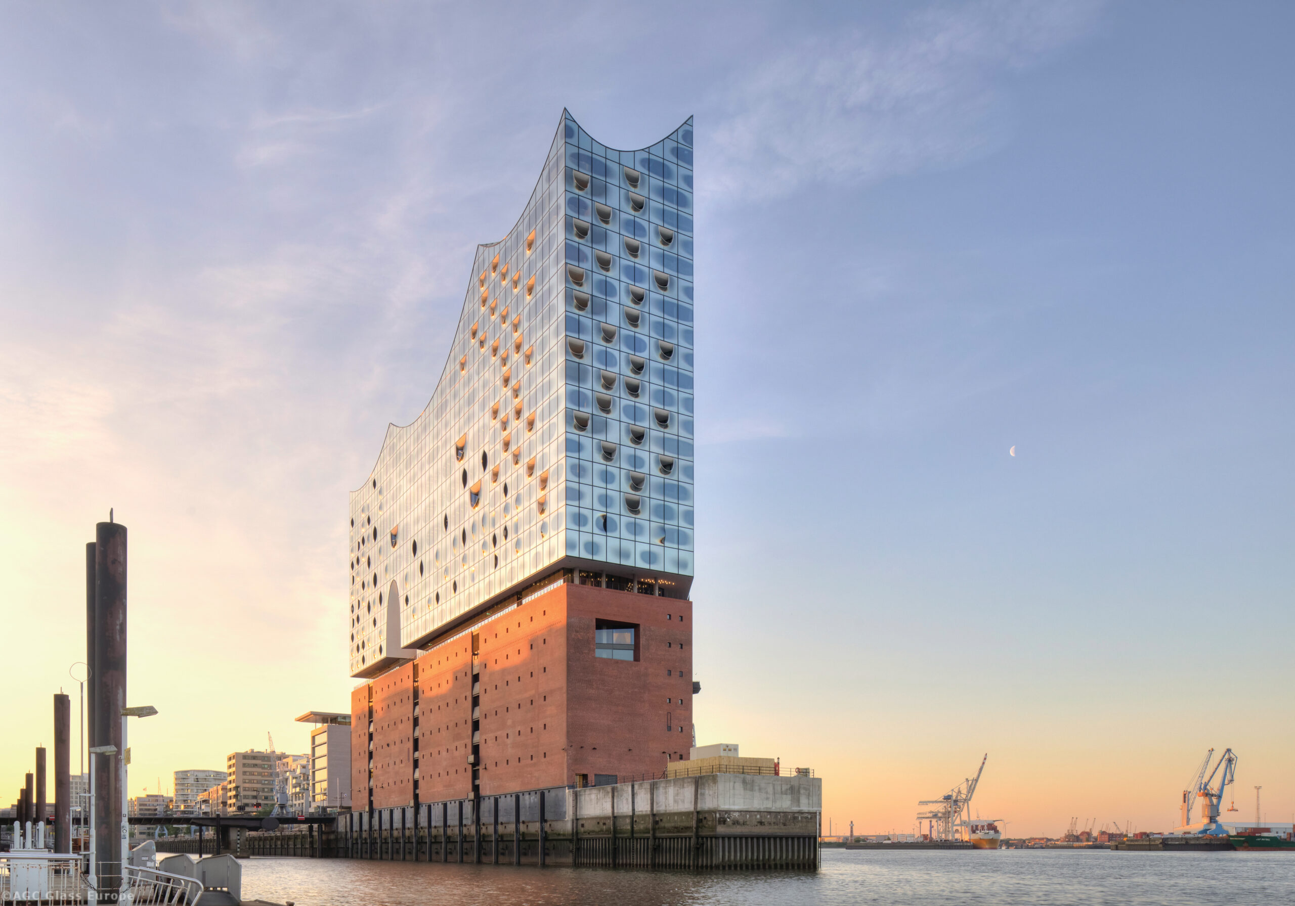 agentur dreipunkt referenz agc interpane elbphilharmonie hamburg 06 3665 scaled